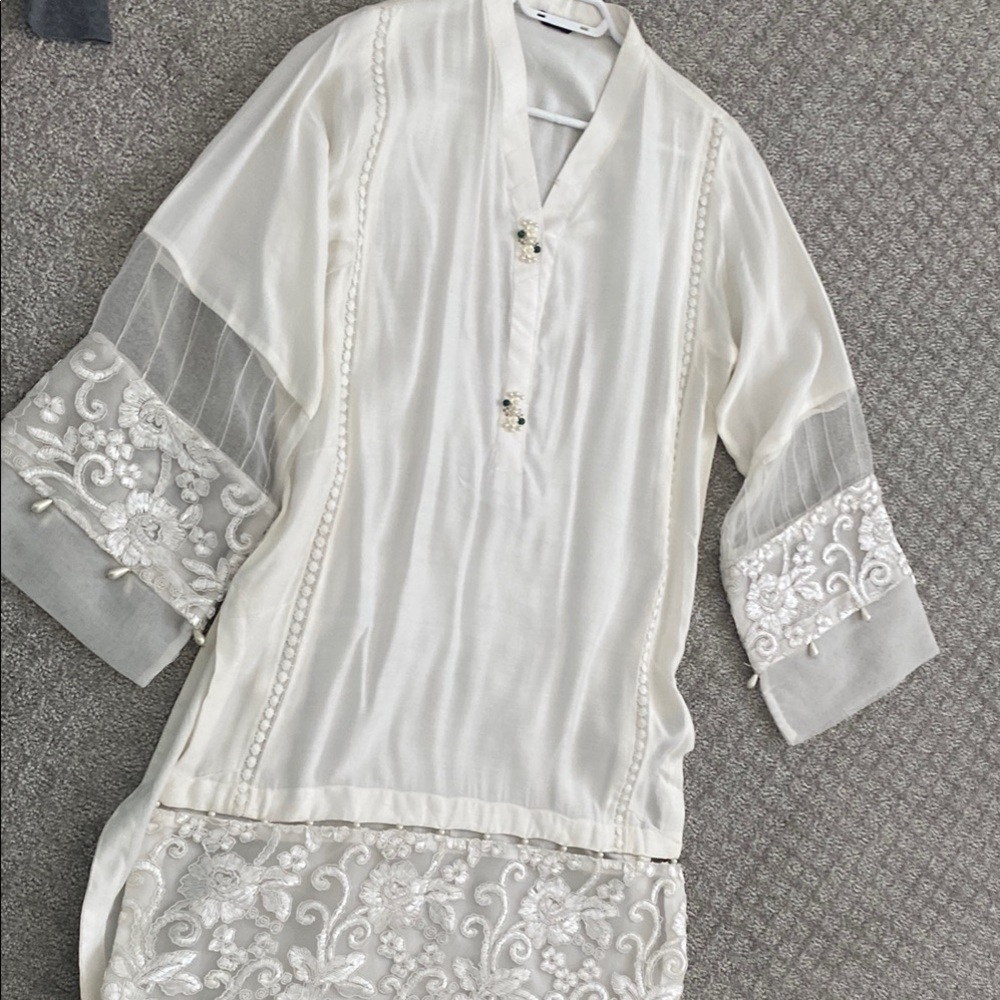Elegant White Embroidered Tunic